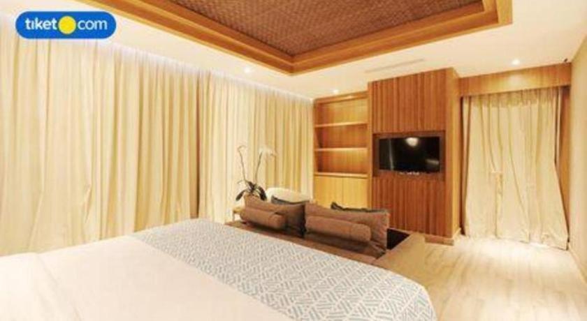 Hotel The Rinra à Makassar Extérieur photo