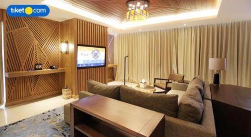 Hotel The Rinra à Makassar Extérieur photo