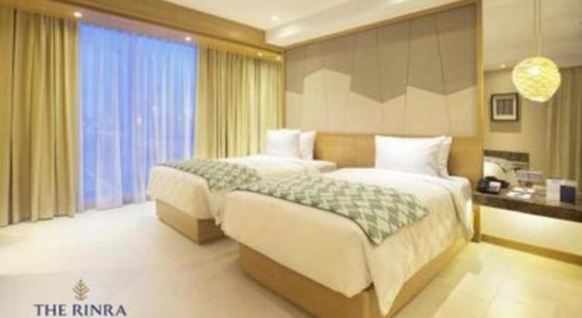 Hotel The Rinra à Makassar Extérieur photo