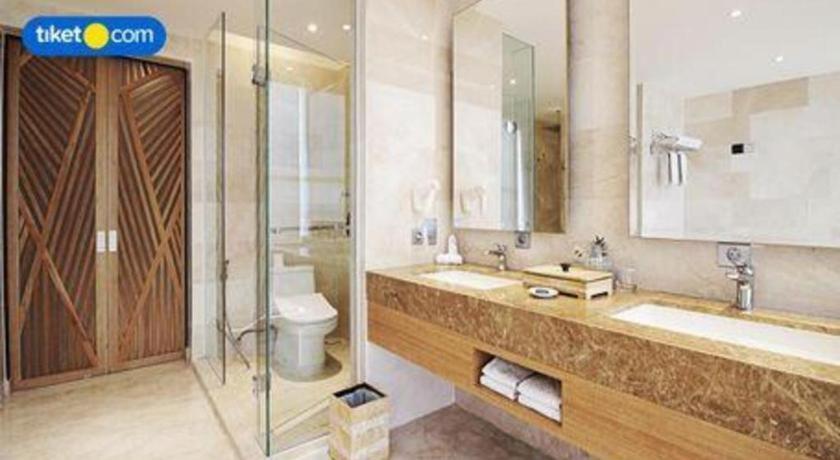 Hotel The Rinra à Makassar Extérieur photo