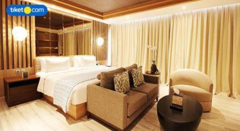 Hotel The Rinra à Makassar Extérieur photo