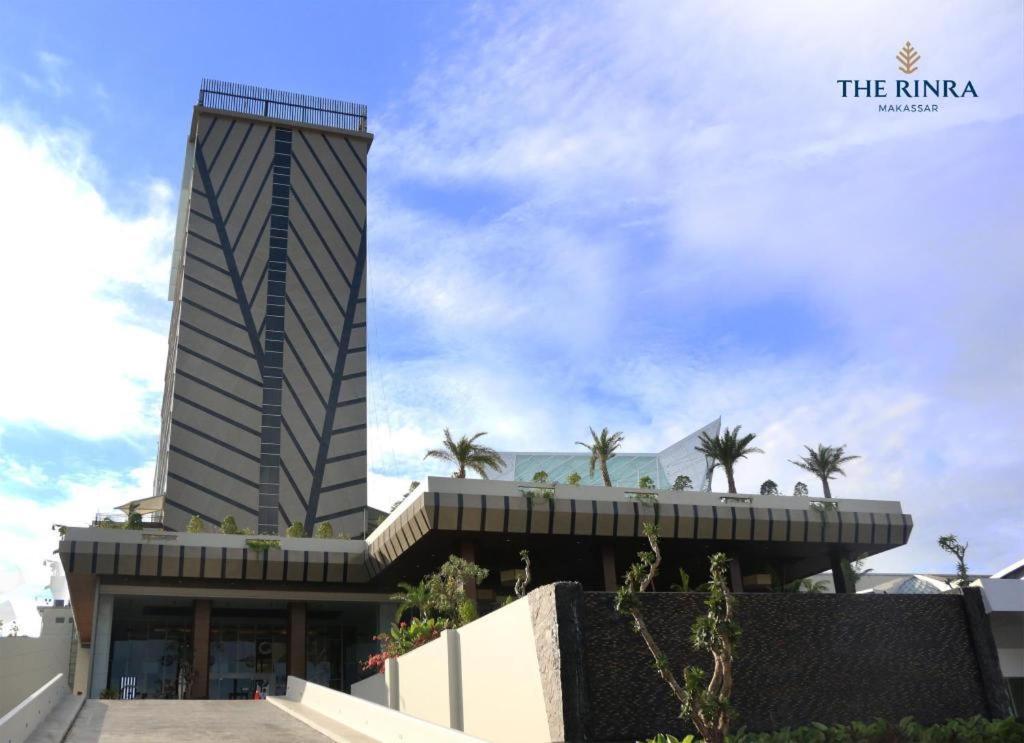Hotel The Rinra à Makassar Extérieur photo