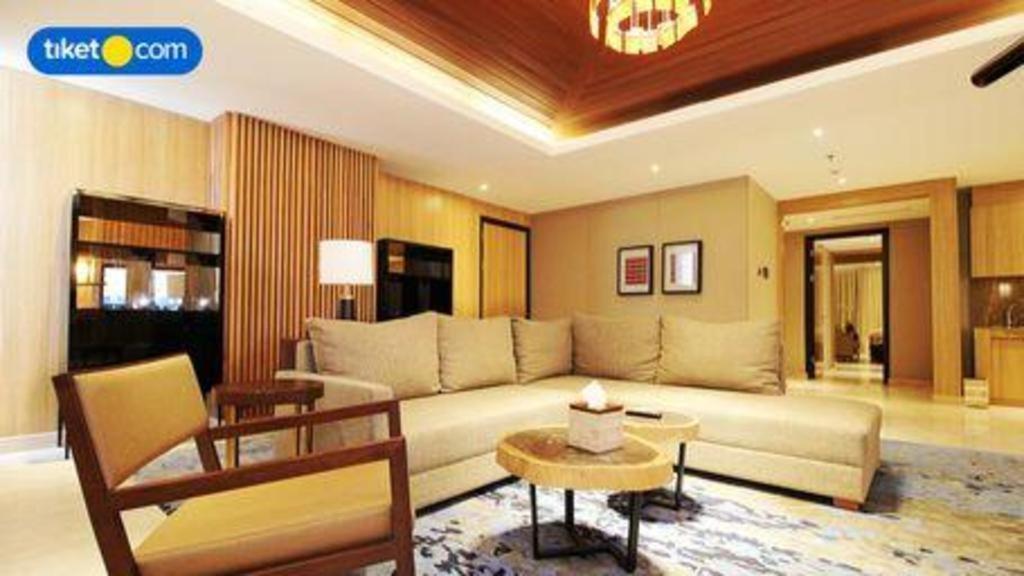 Hotel The Rinra à Makassar Extérieur photo