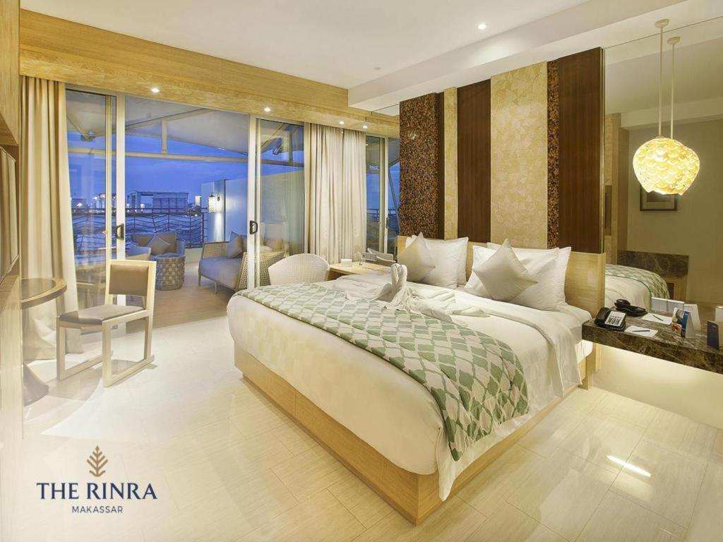 Hotel The Rinra à Makassar Extérieur photo